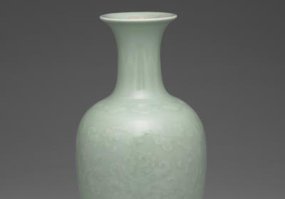 图片[3]-Vase with decoration of lotus scrolls and banana leaves in celadon glaze, Qianlong reign (1736-1795), Qing dynasty-China Archive